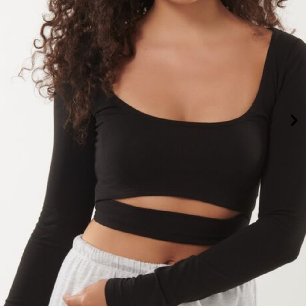 Crop long sleeve top
